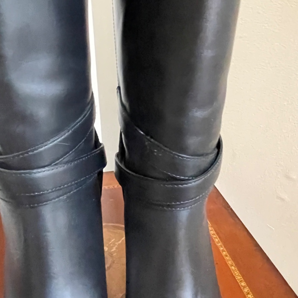 Luxury Designer Burberry Tall Black Zip -up Leather Boots - Picture 8 of 16